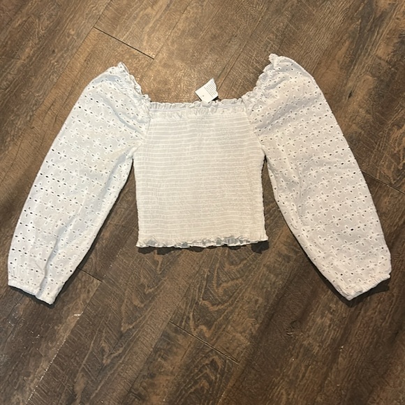Love Tree Smocked Top‎ with Eyelet Sleeves New Size Small White 100% Cotton - Picture 5 of 7